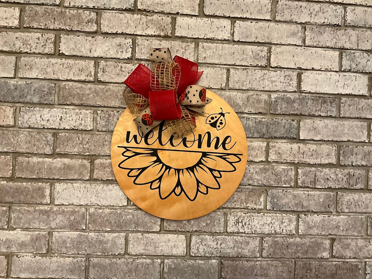 Welcome Lady Bug 15 Inch Round Door Sign